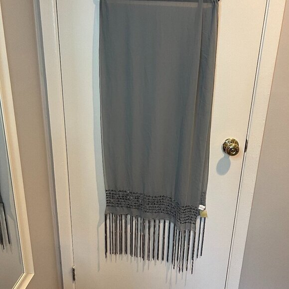 NWT Bijoux Terner Gray Sheer Shawl with sequins - Picture 1 of 8